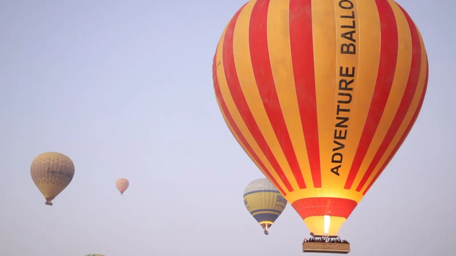 Hurghada to Luxor: Overnight Stay, Hot Air Balloon & Full-Day Tour